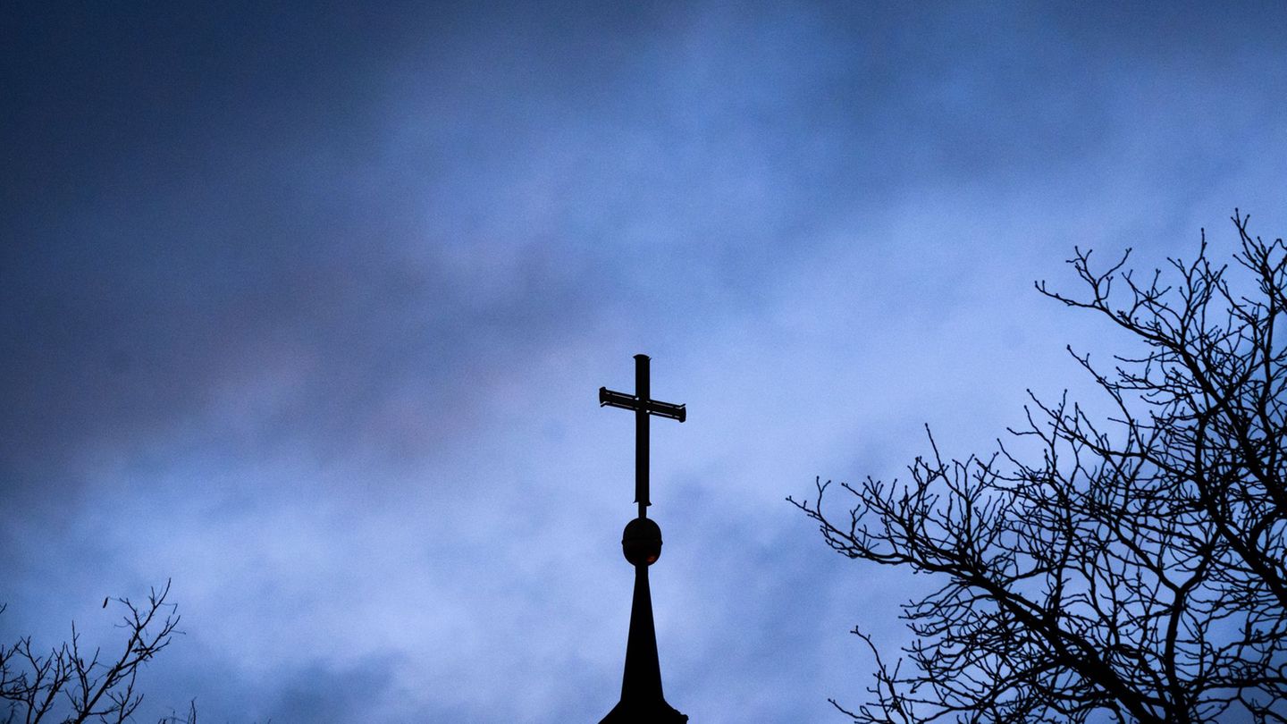 Niedersachsen: Sexuelle Gewalt in der Kirche – Verzögerung bei Aufarbeitung