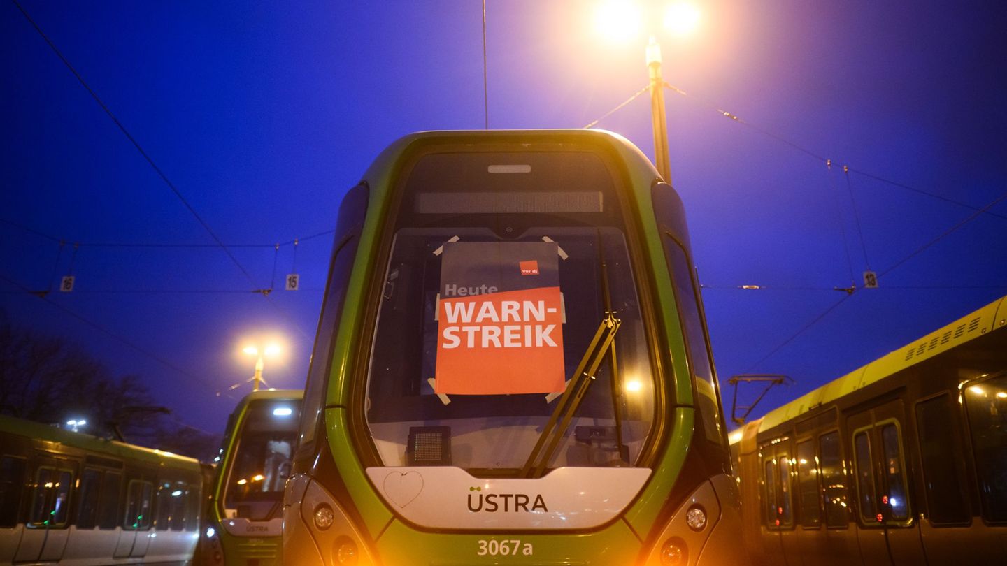 Öffentlicher Dienst: Wieder Warnstreiks: Busse und Bahnen fallen vielerorts aus