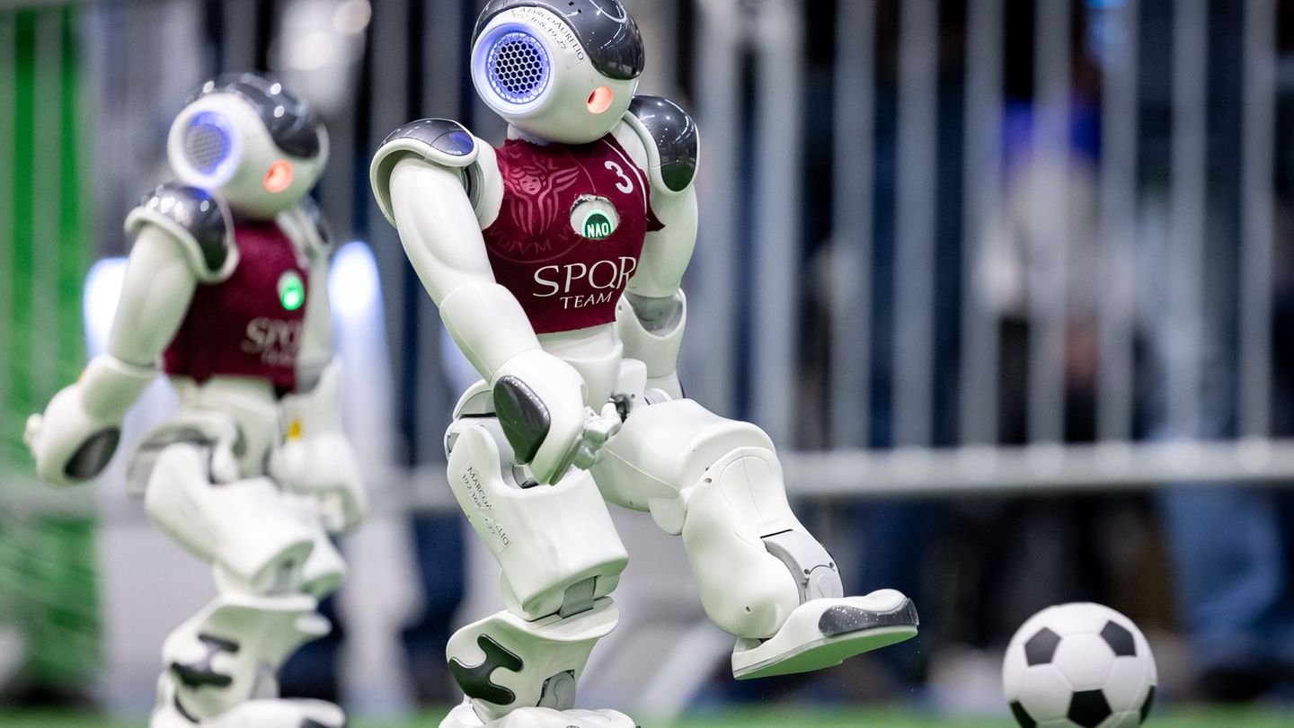 Robocup: Roboter messen in Nürnberg ihr Können