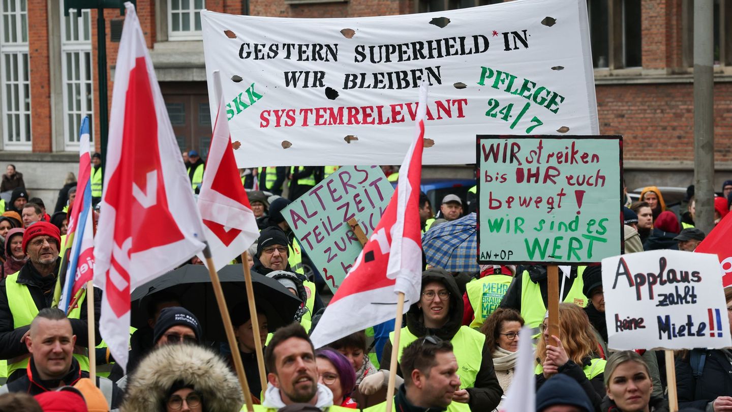 Tarifverhandlungen: Tausende bei Warnstreik im öffentlichen Dienst in Kiel