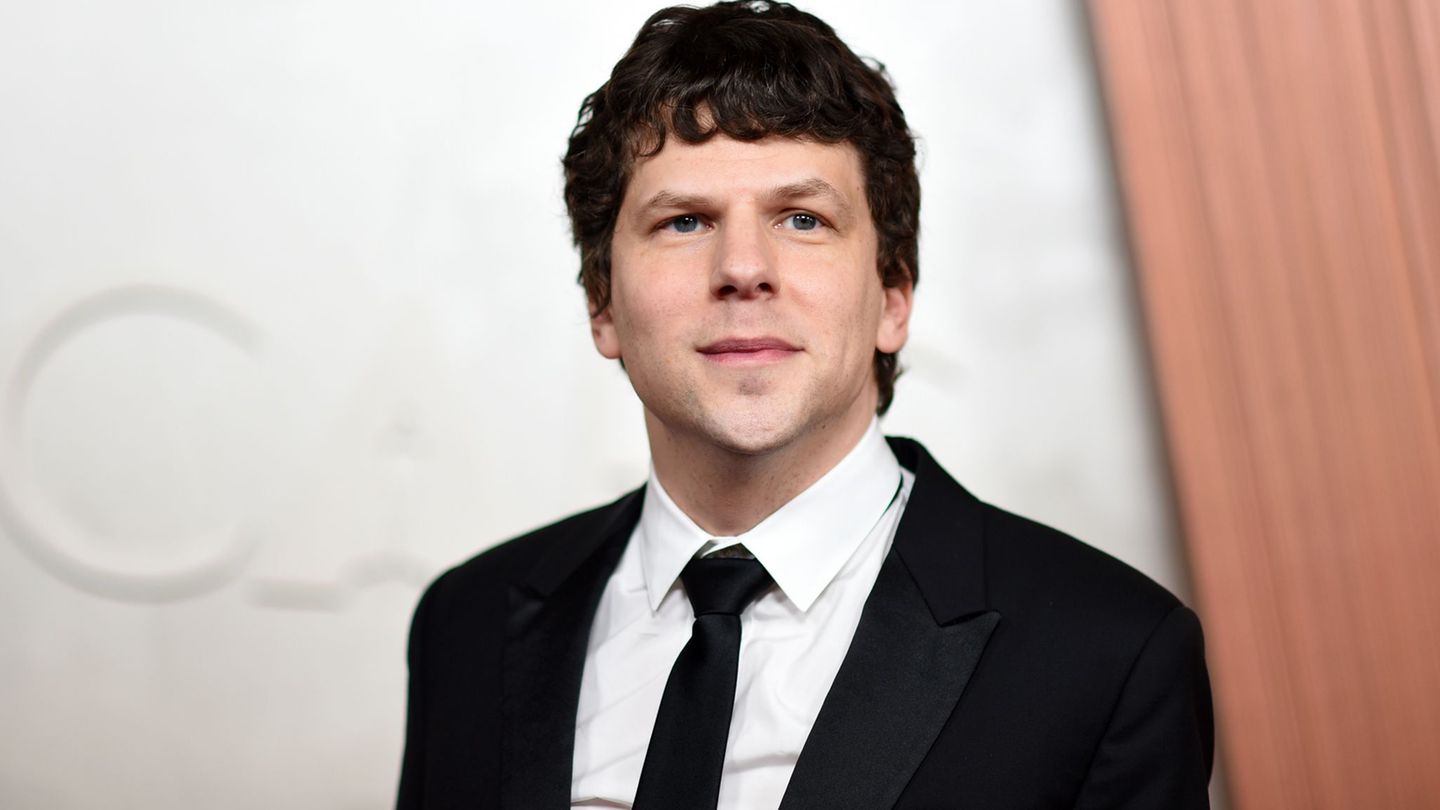 Leute: Jesse Eisenberg: ChatGPT ist von mir nicht beeindruckt