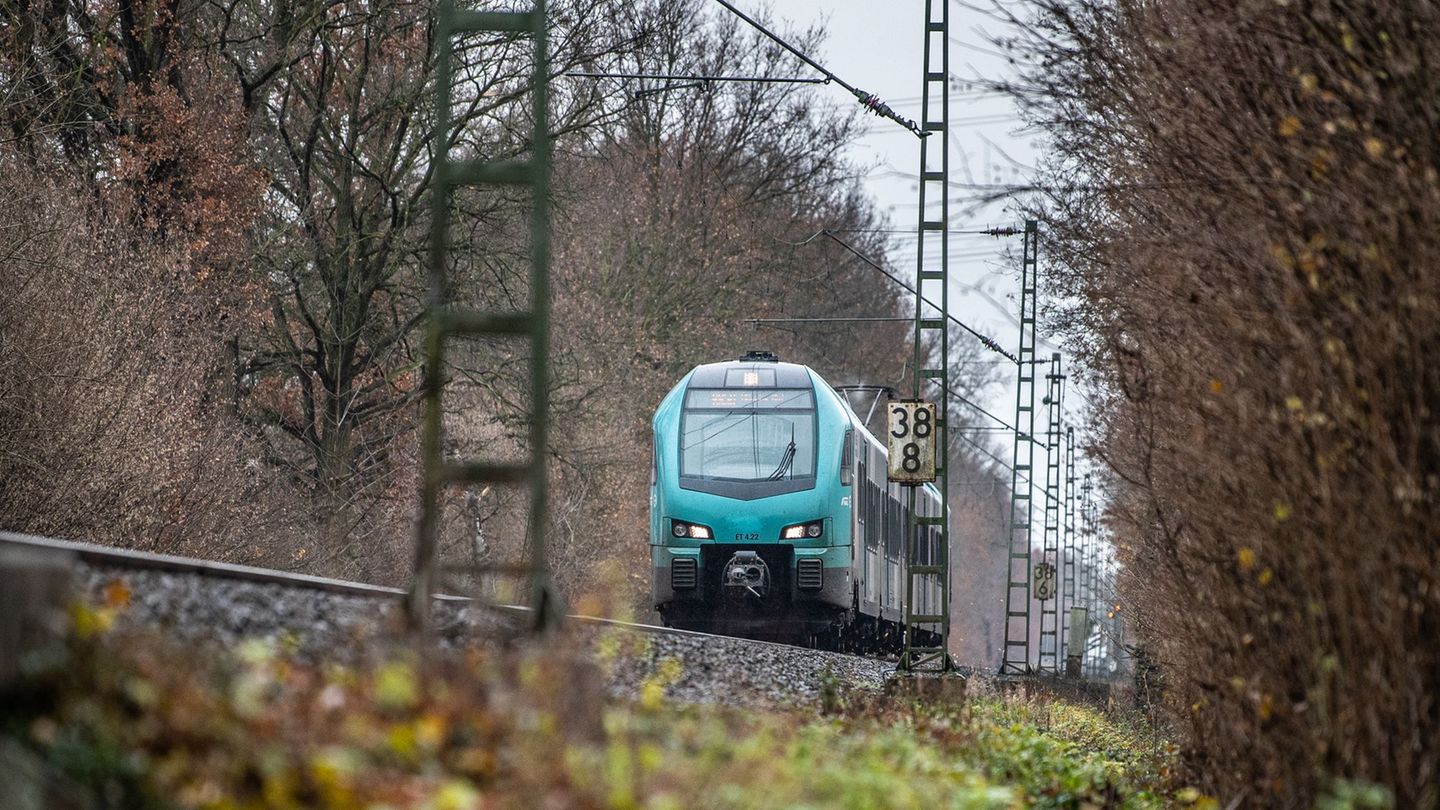 Busse als Ersatz: Kabelklau: Bahnstrecke Dortmund-Lünen gesperrt