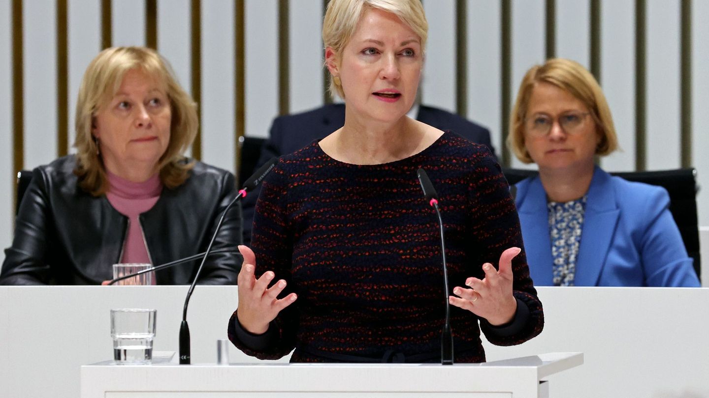 Landtagsdebatte: Schwesig verteidigt Finanzpakete – Kritik an hohen Schulden