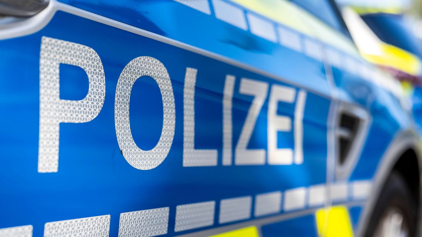 Kriminalität: Nach Messerangriff auf Frau – Täter weiter auf der Flucht