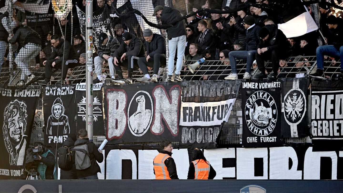 Zaunfahnen-Eklat in Bochum: Eintracht-Vorstand Reschke: „Müssen uns entschuldigen“