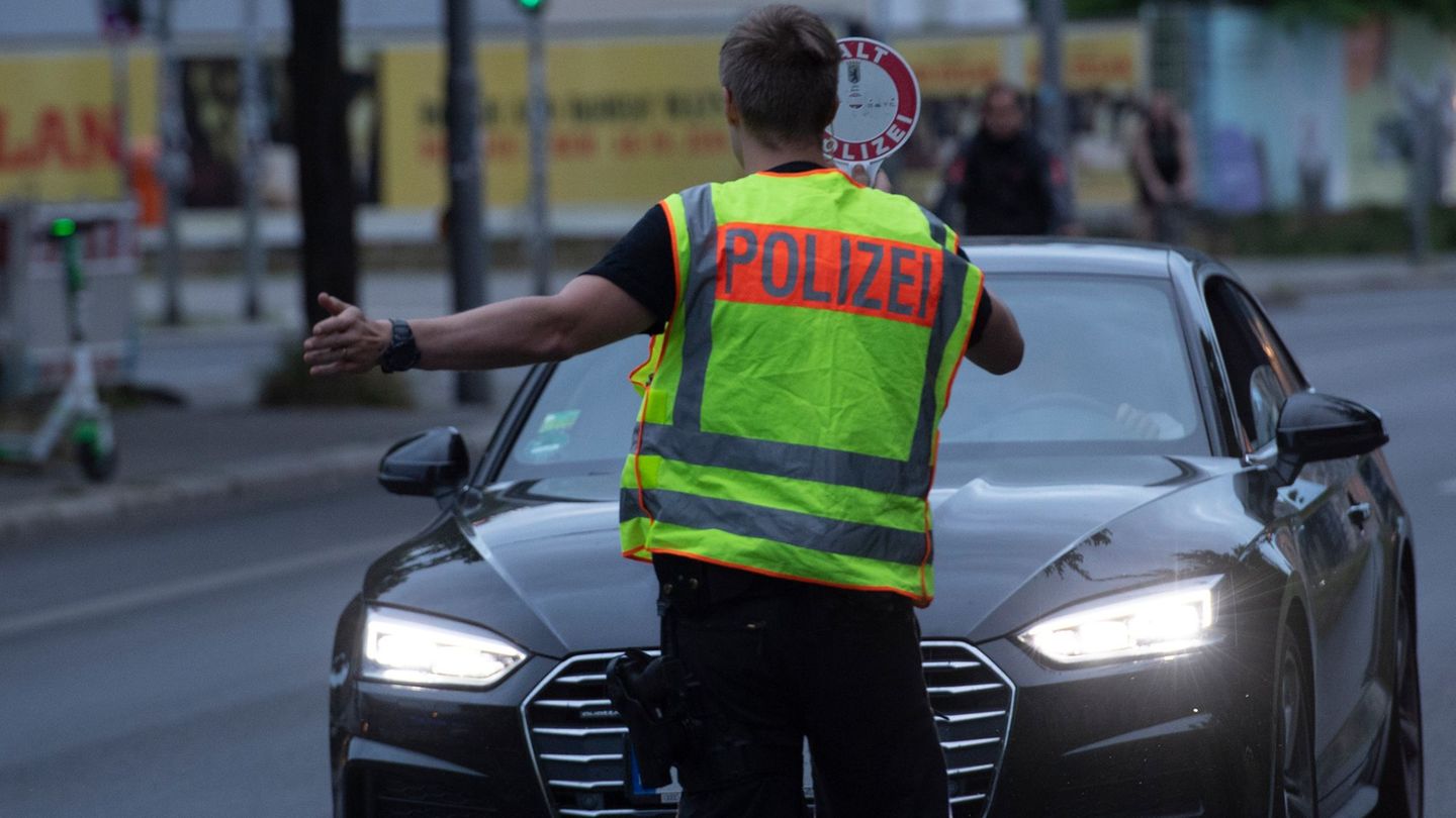 Tempelhofer Damm: Verkehrskontrolle: Jedes vierte Fahrzeug zu schnell