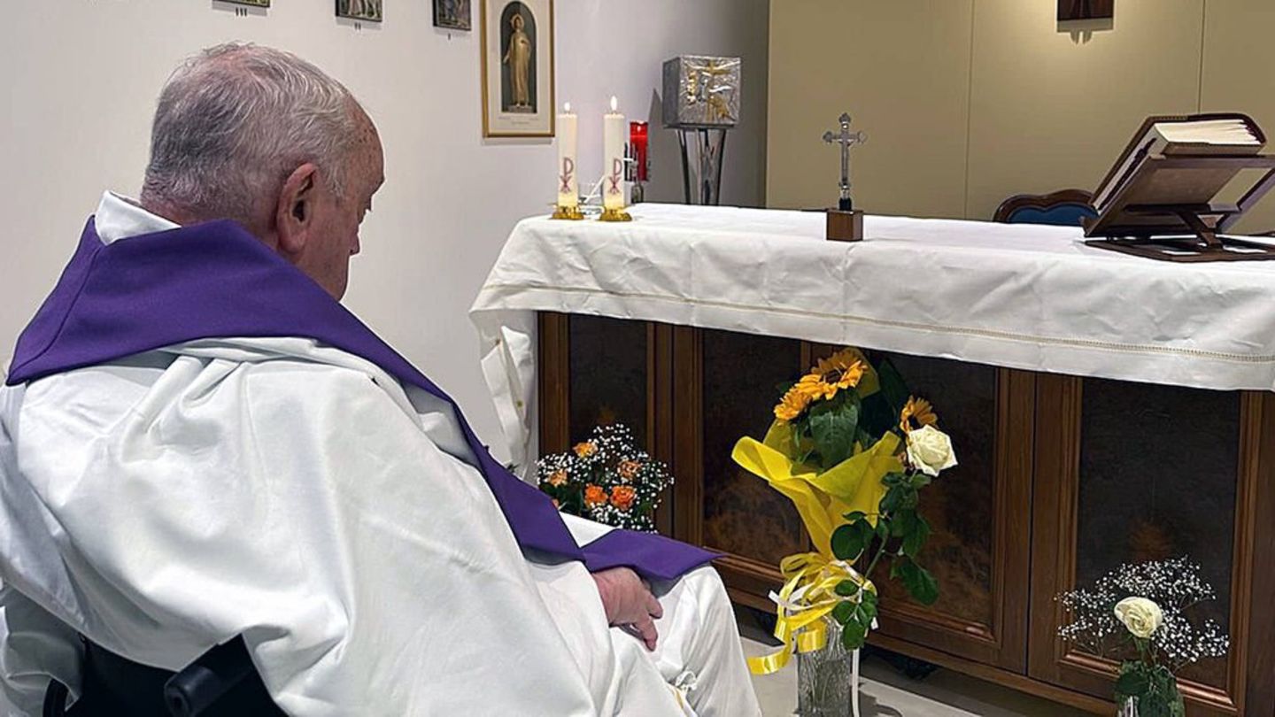 Papst Franziskus: Erstes Foto aus dem Krankenhaus