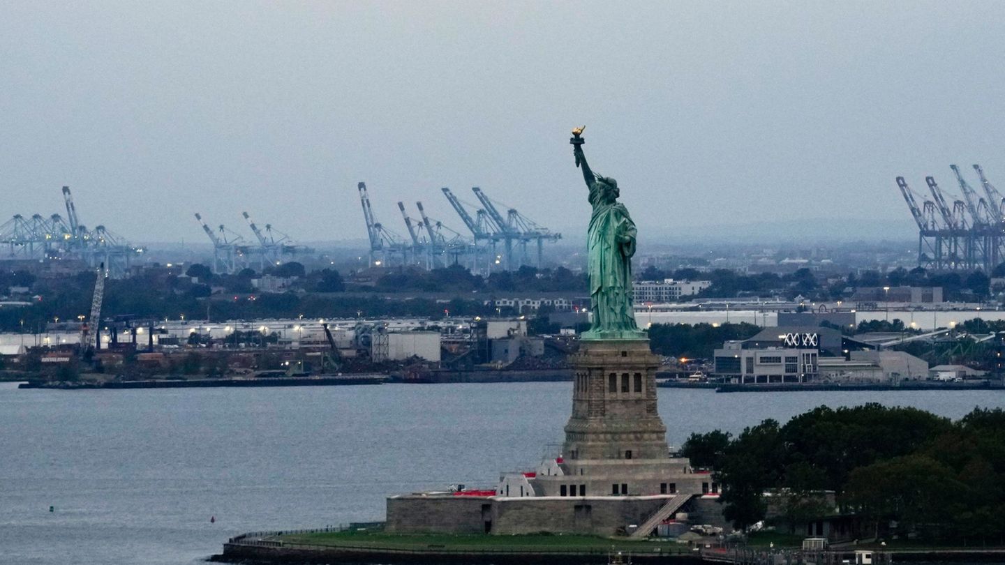 New Yorker Wahrzeichen: Trump-Sprecherin: Freiheitsstatue bleibt in den USA