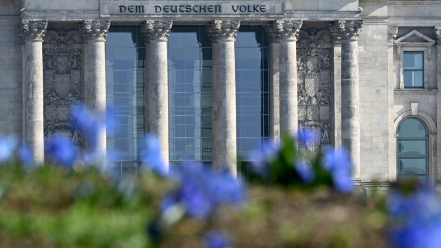 Bundestag stimmt über Grundgesetz-Änderung für Schuldenpaket ab