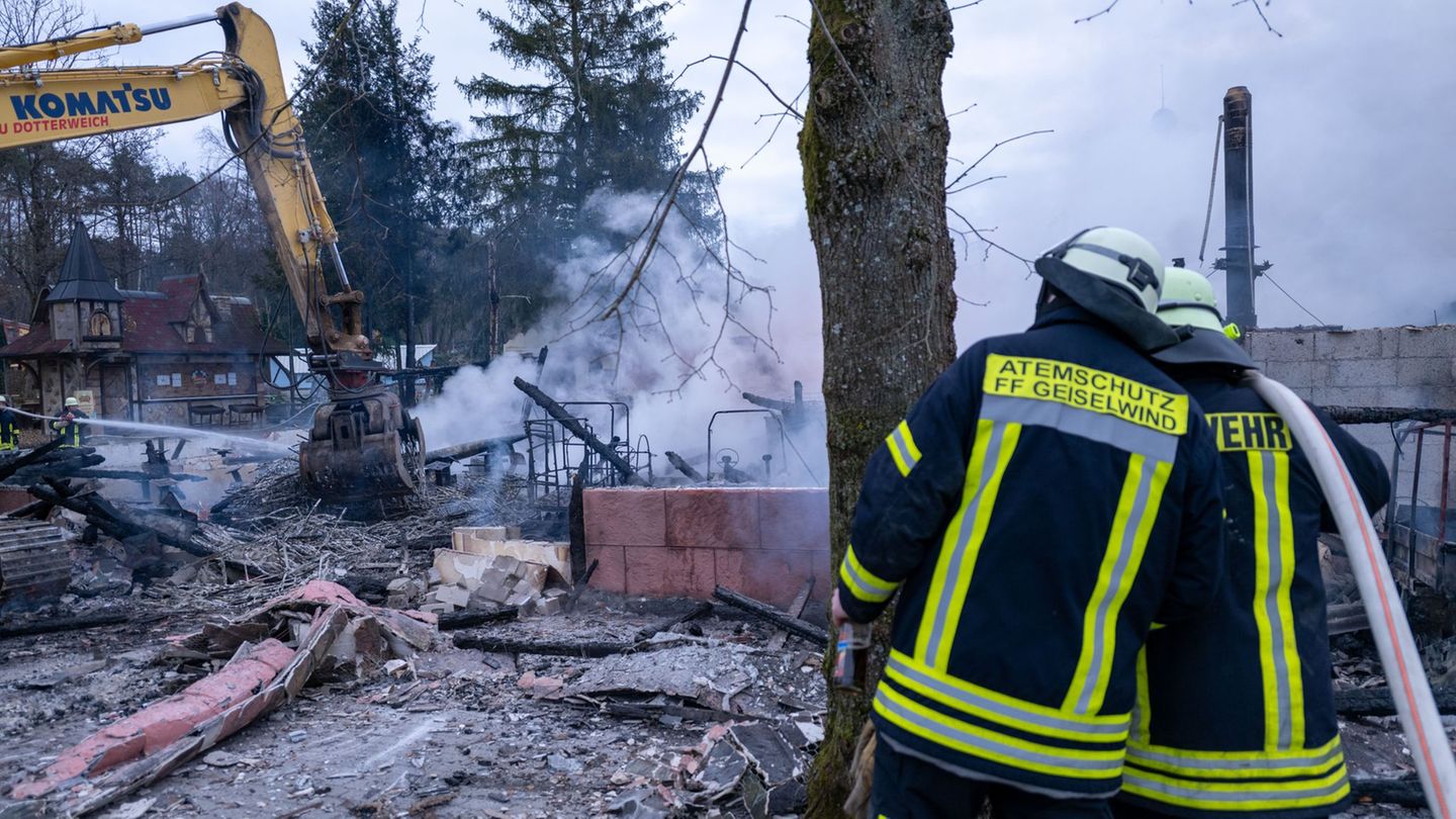 Freizeitpark: Ursache für Brand im „Freizeit-Land Geiselwind“ noch unklar