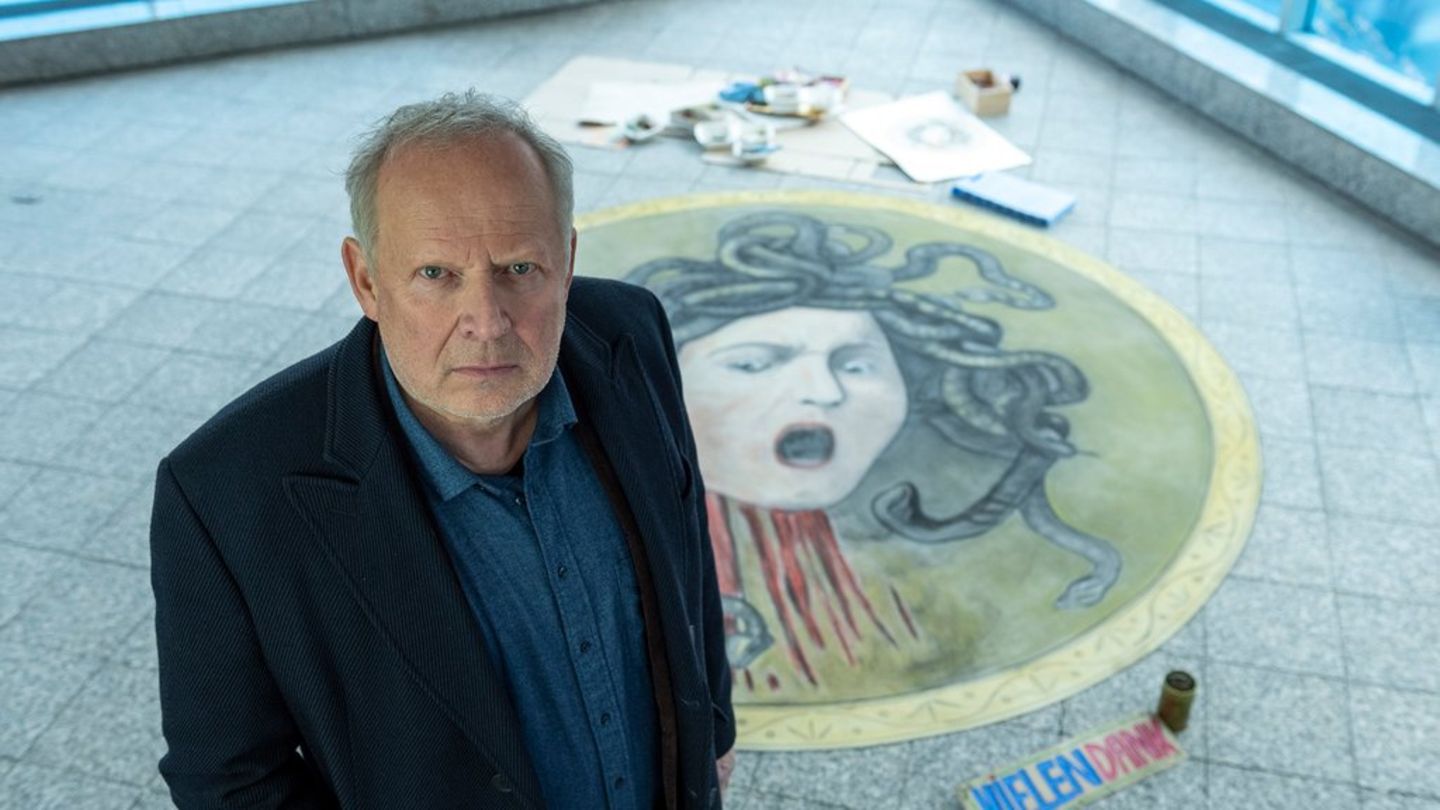 Letzter Fall: So stilvoll scheidet Klaus Borowski aus dem „Tatort“ aus