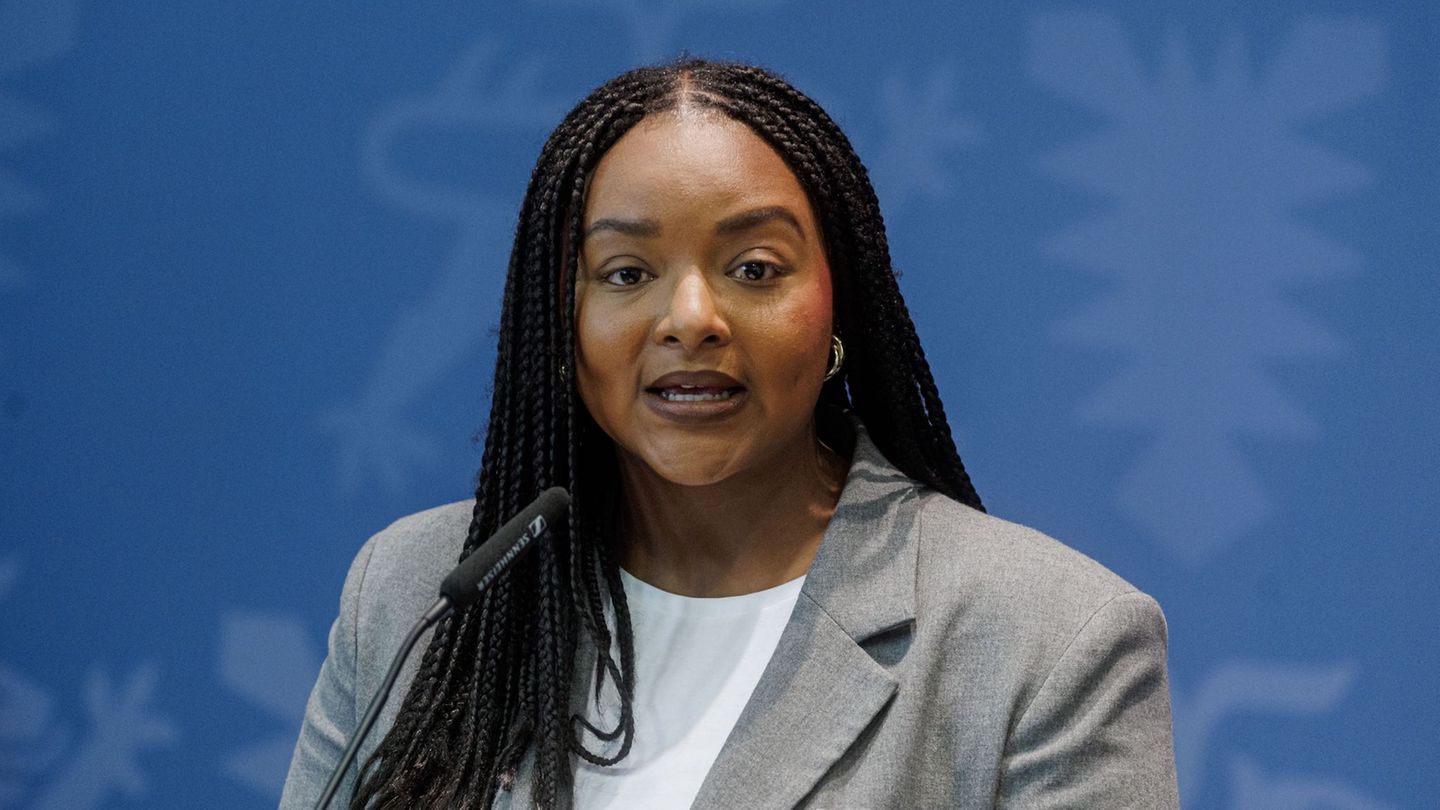 Landesregierung: Schleswig-Holsteins Sozialministerin Touré ist Mutter