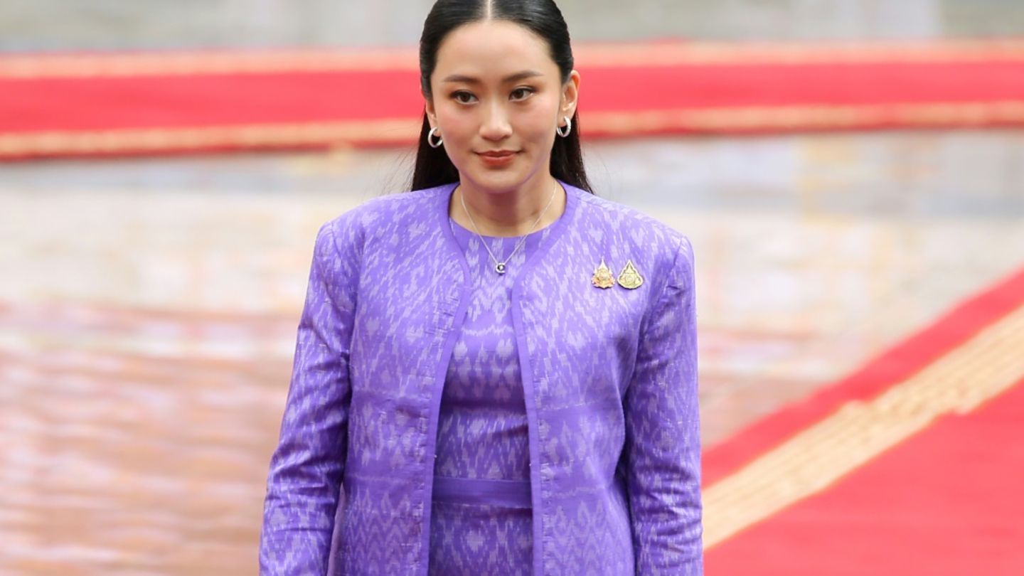 Regierungskrise in Thailand: Regierungschefin entschuldigt sich für Telefonat