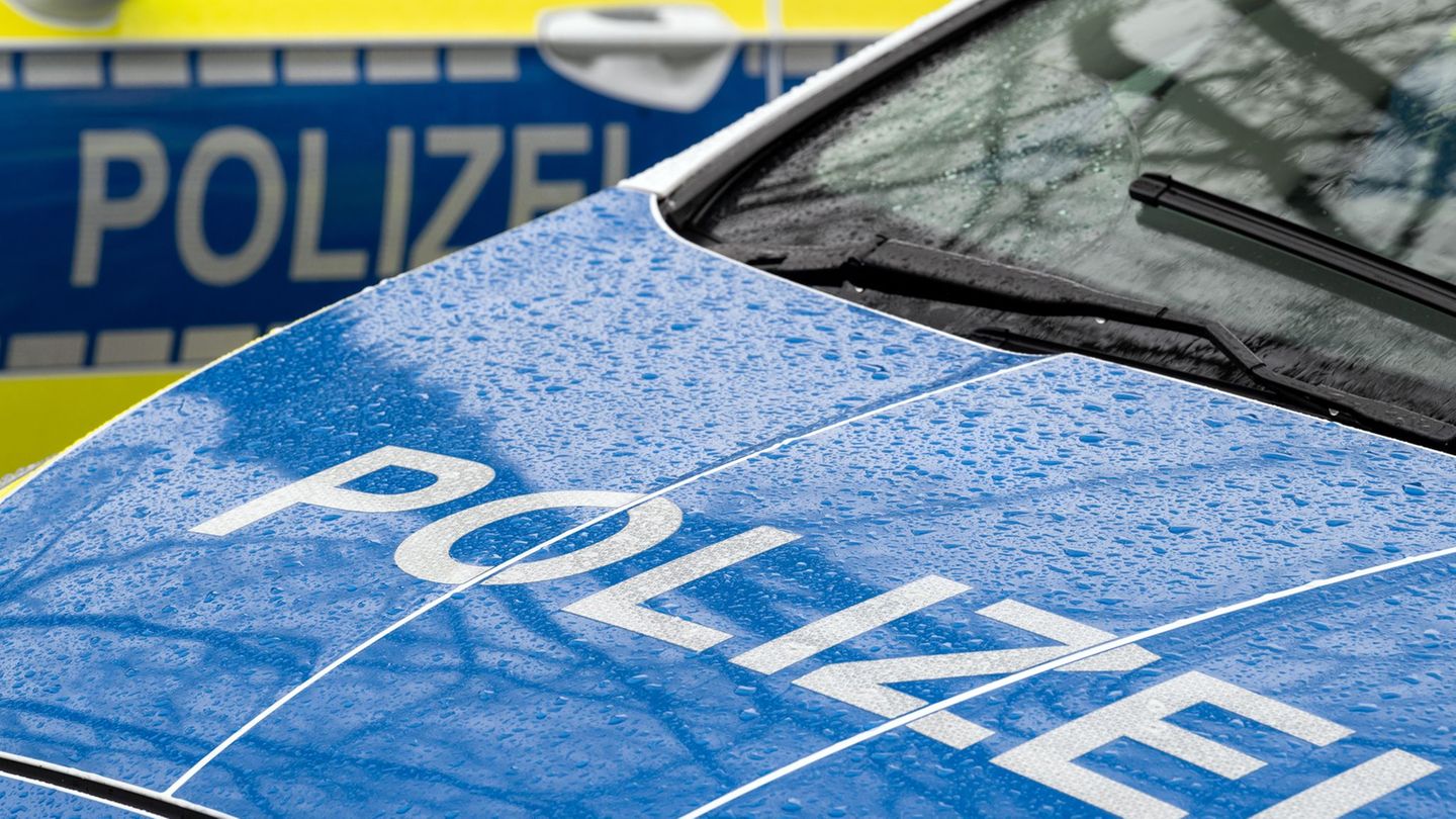 In den Gegenverkehr geraten: Jugendlicher Motorradfahrer stirbt nach schwerem Unfall