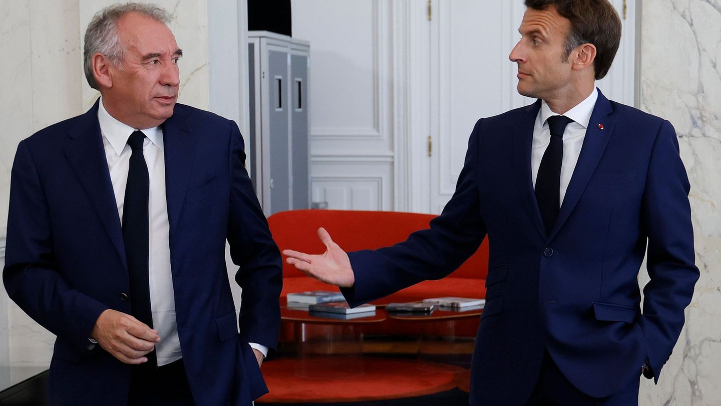 Verlorene Vertrauensfrage: Frankreichs Premier Bayrou zurückgetreten