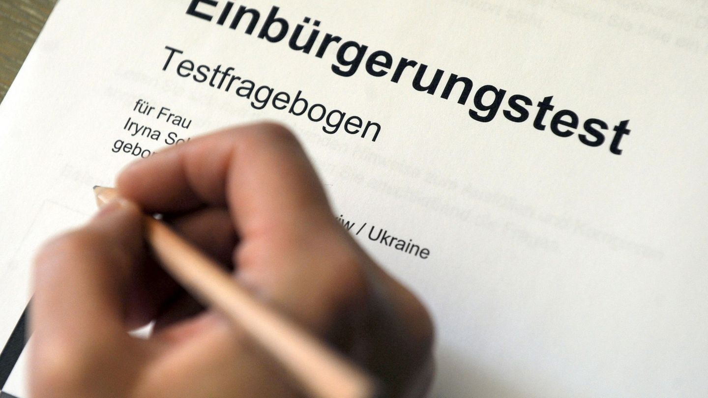 Gefälschte Zertifikate: Polizei ermittelt in mehreren Städten zu Sprachtest-Betrug