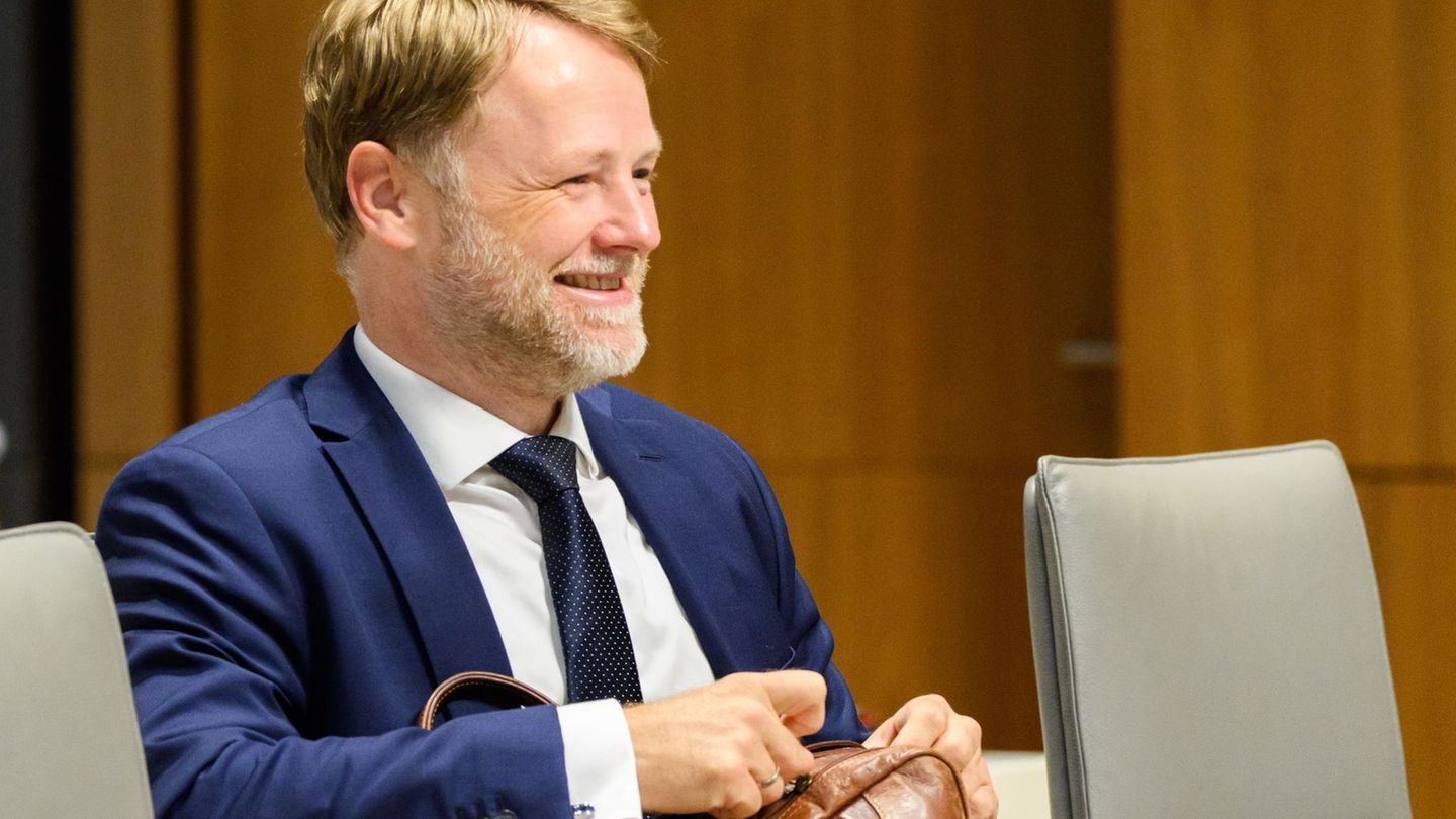 Haushalt: Zoff um Milliardenkredite – CDU nennt Heere „Schuldenkönig“