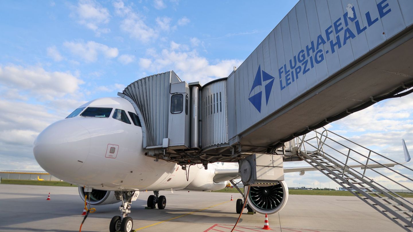 Flugverkehr: Lufthansa droht mit Kürzungen an ostdeutschen Flughäfen