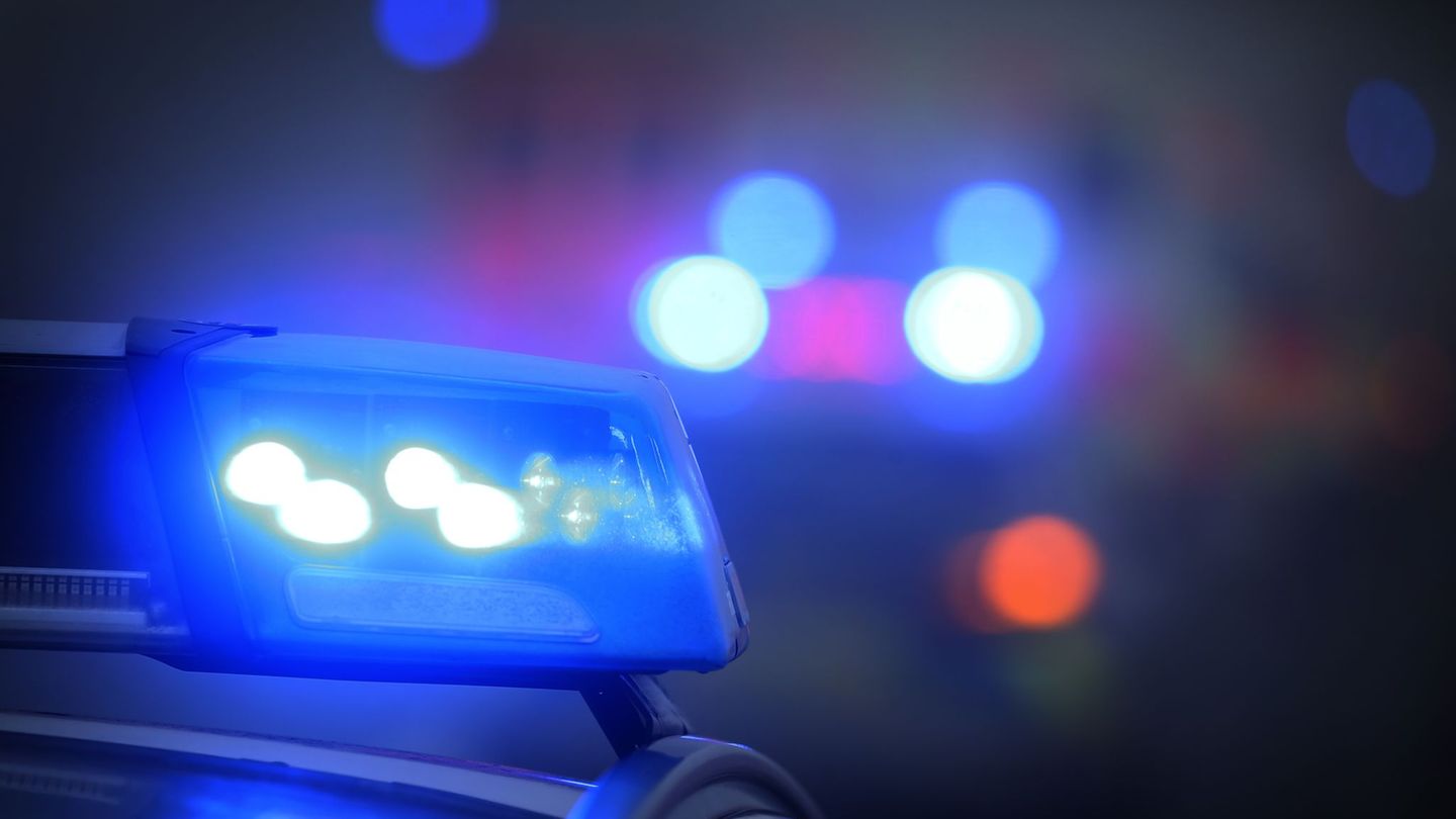 Täter flüchtig: Raubüberfall auf eine Tankstelle