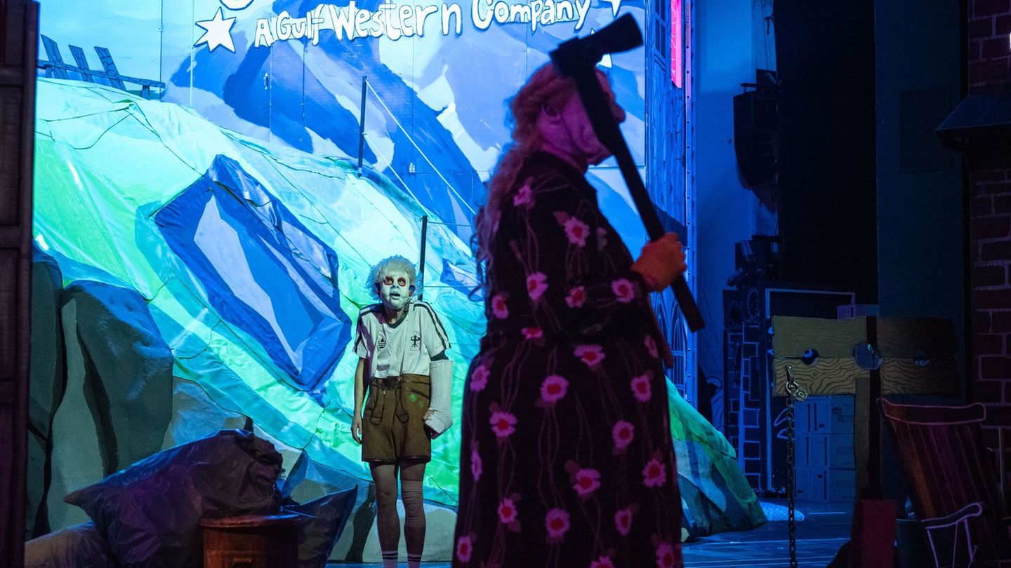 Berliner Volksbühne: Vollkommen irre: Wie man acht Stunden „Peer Gynt“ übersteht