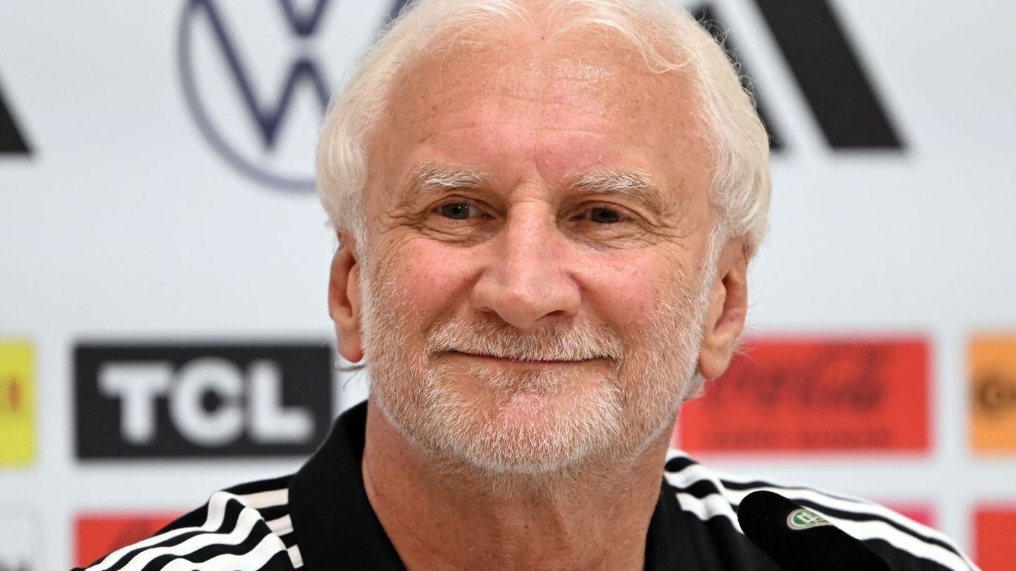 Fußball: Rudi Völler: Zuhause nur „fürs Tisch decken verantwortlich“